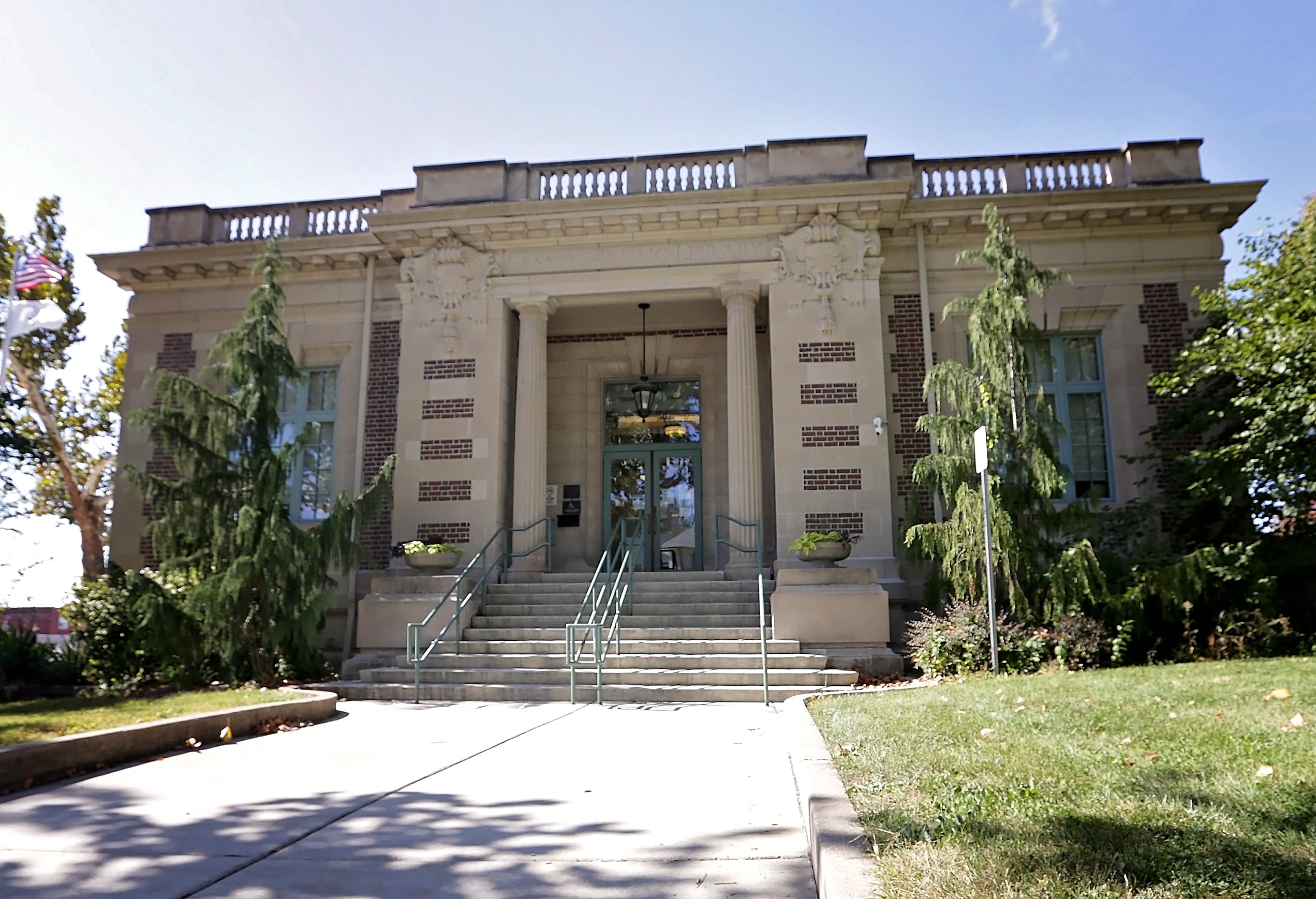 La Salle library offers puzzle race and shark movie screening in November — Shaw Local News Network