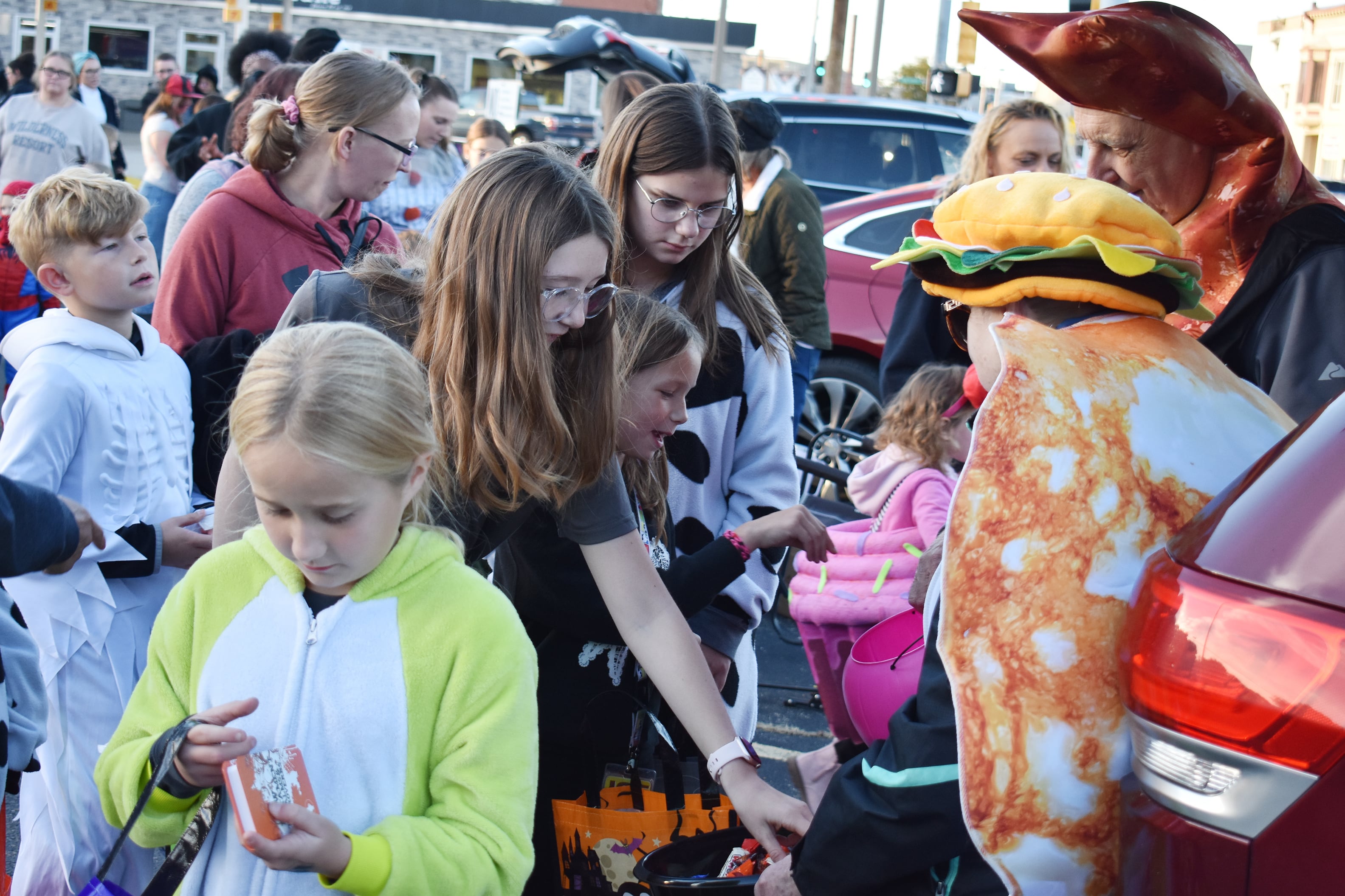 5 Things to Do: Biz Boo Trick-or-Treat, ‘Rocky Horror Picture Show,’ Mount Carroll Pumpkin Fest — Elmhurst Arts news
