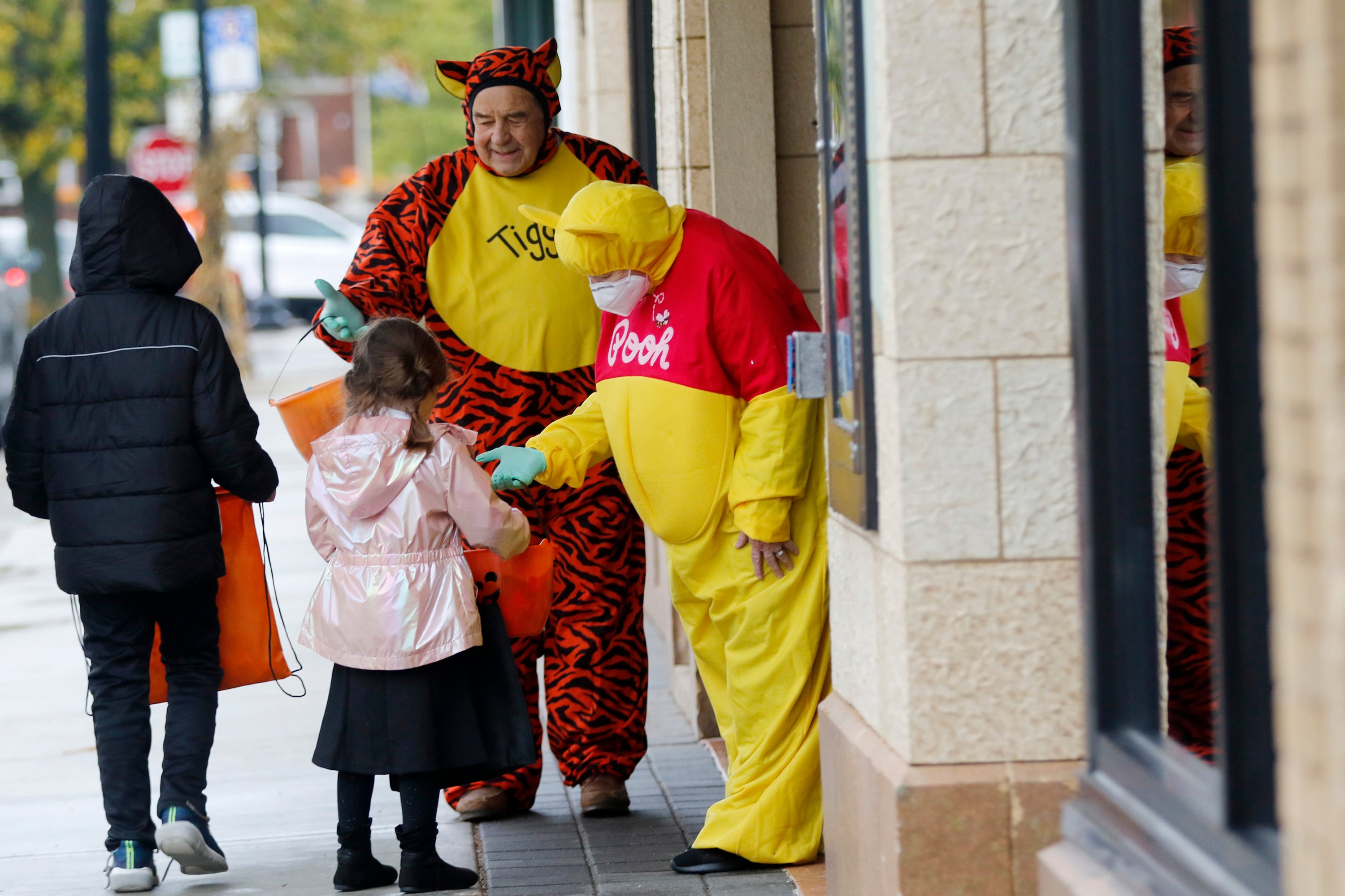 5 things to do in McHenry County: Halloween Handout in Crystal Lake, horror movies on the big screen & more — Shaw Local News Network